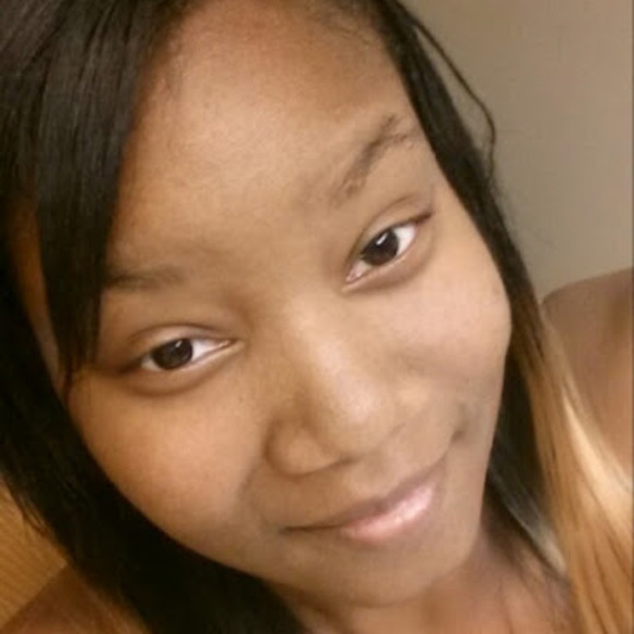 Meet your Posher, Lamiya - Picture 1 of 1